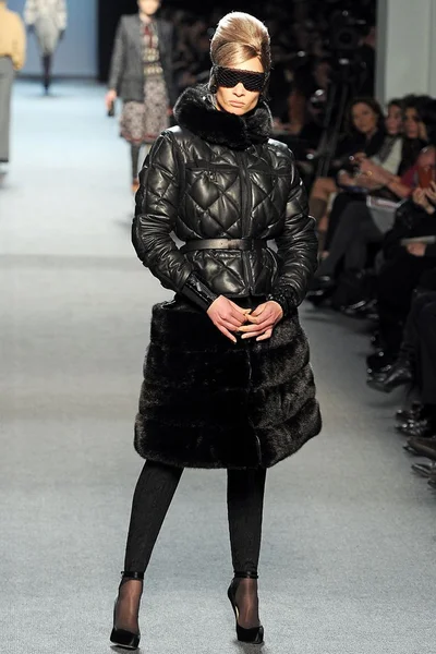 Look 28